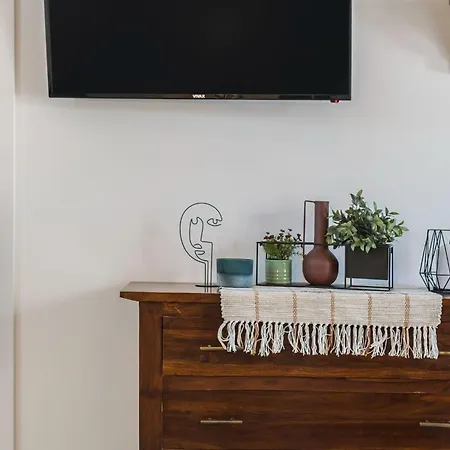 Rider - Two Bedroom With Outdoor Pool * Vrpolje