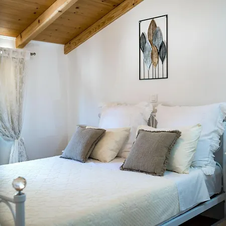 Rider - Two Bedroom With Outdoor Pool Holiday home Vrpolje
