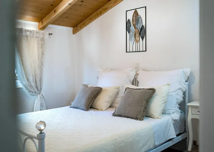 Rider - Two Bedroom With Outdoor Pool Casa vacanze Vrpolje