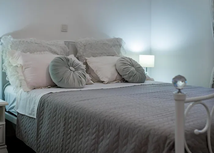 Rider - Two Bedroom With Outdoor Pool Casa vacanze