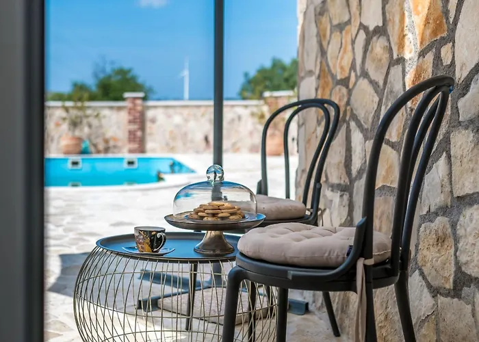 Rider - Two Bedroom With Outdoor Pool Casa vacanze *
