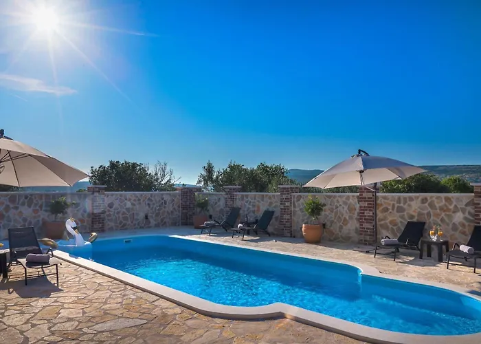 Rider - Two Bedroom With Outdoor Pool * Vrpolje