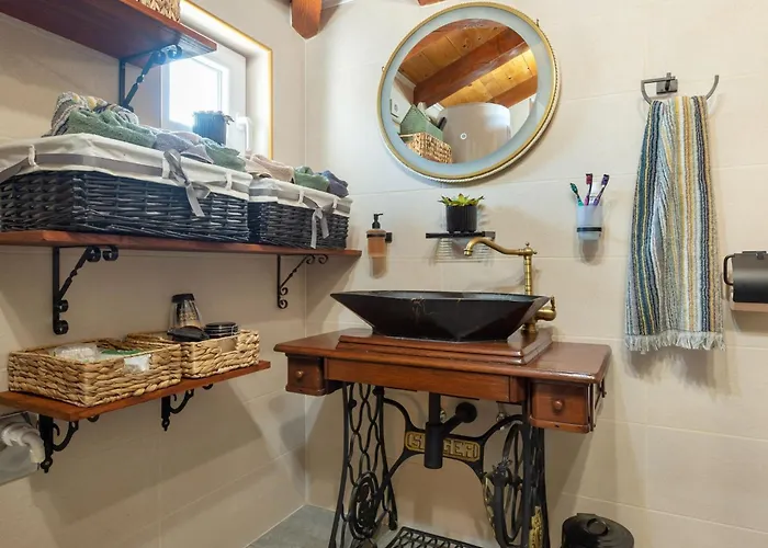 Rider - Two Bedroom With Outdoor Pool Vakantiehuis